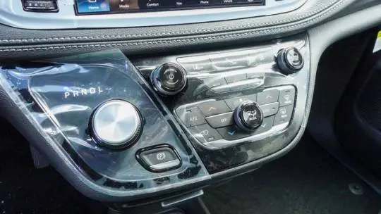 2025 Chrysler Pacifica 2C4RC1S79SR550045
