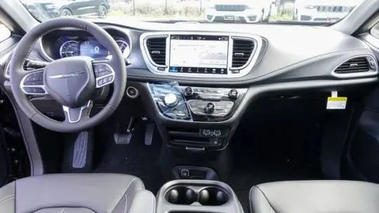 2025 Chrysler Pacifica 2C4RC1S79SR550045