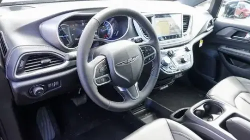 2025 Chrysler Pacifica 2C4RC1S79SR550045