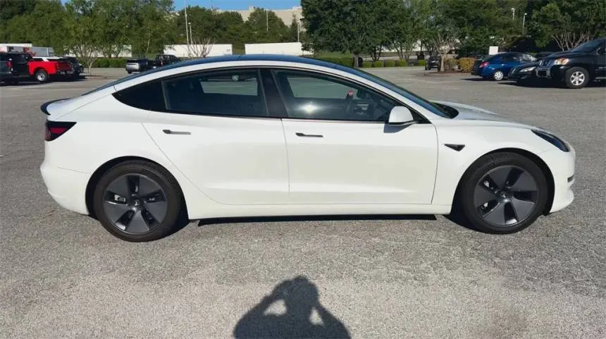 2022 Tesla Model 3 5YJ3E1EA8NF116772