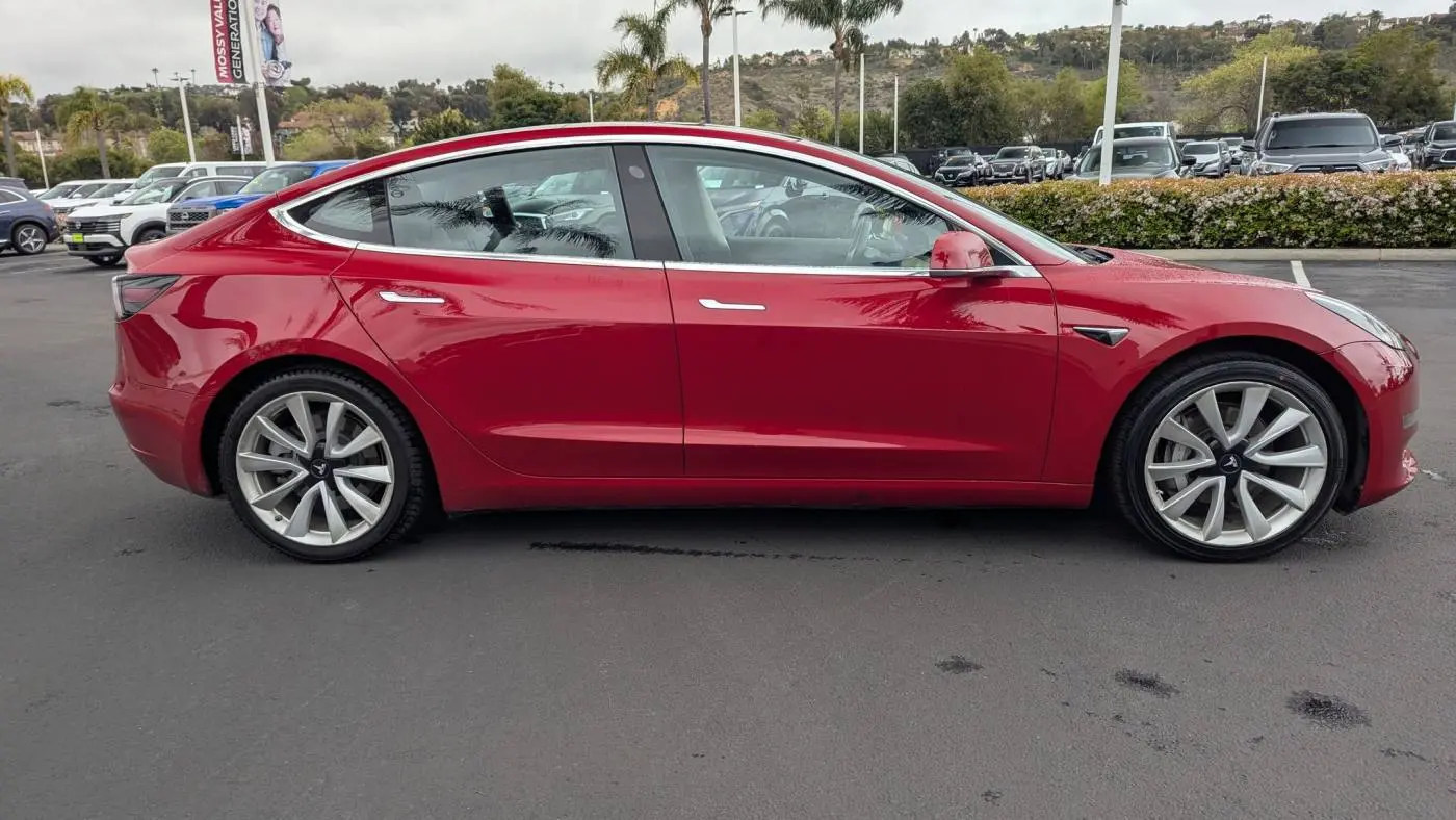 2018 Tesla Model 3 5YJ3E1EA9JF032504