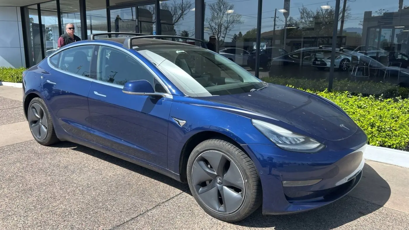 2018 Tesla Model 3 5YJ3E1EBXJF094521