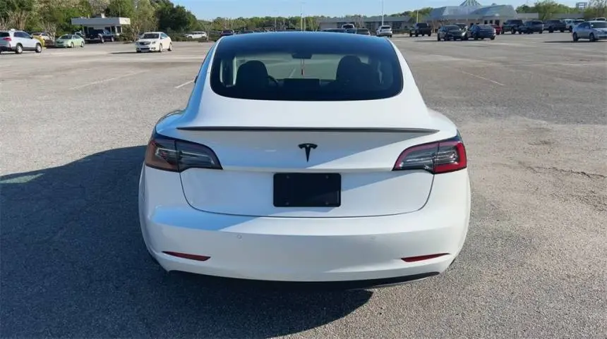2022 Tesla Model 3 5YJ3E1EA8NF116772
