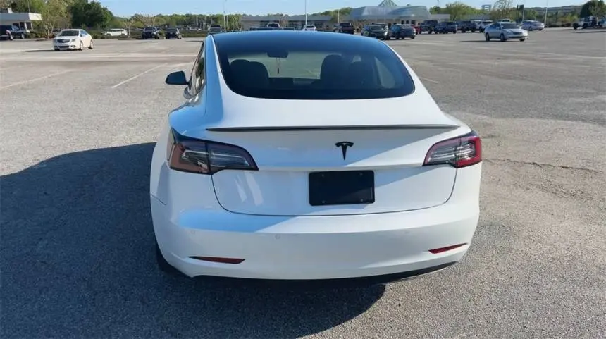 2022 Tesla Model 3 5YJ3E1EA8NF116772