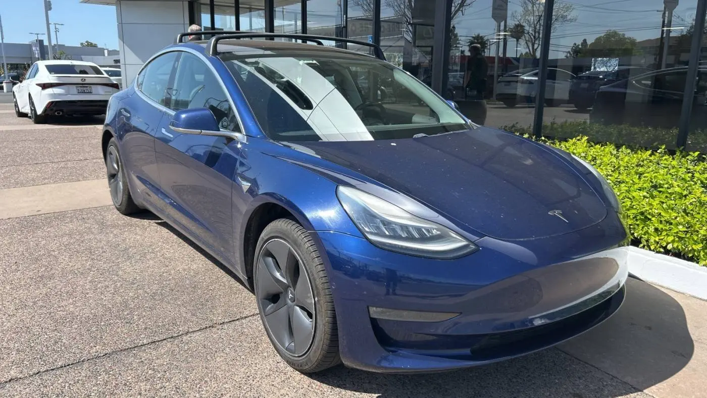 2018 Tesla Model 3 5YJ3E1EBXJF094521