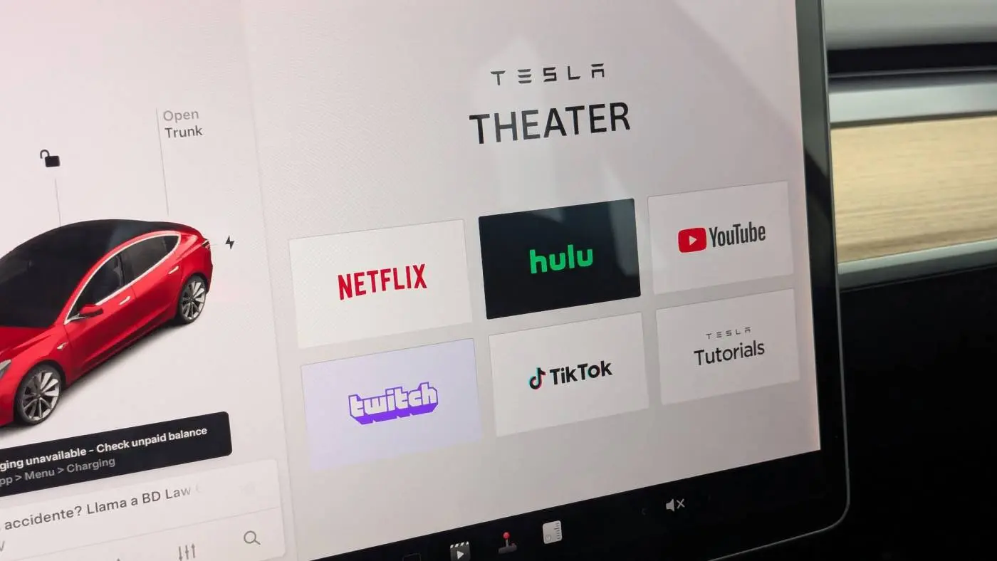 2018 Tesla Model 3 5YJ3E1EA9JF032504