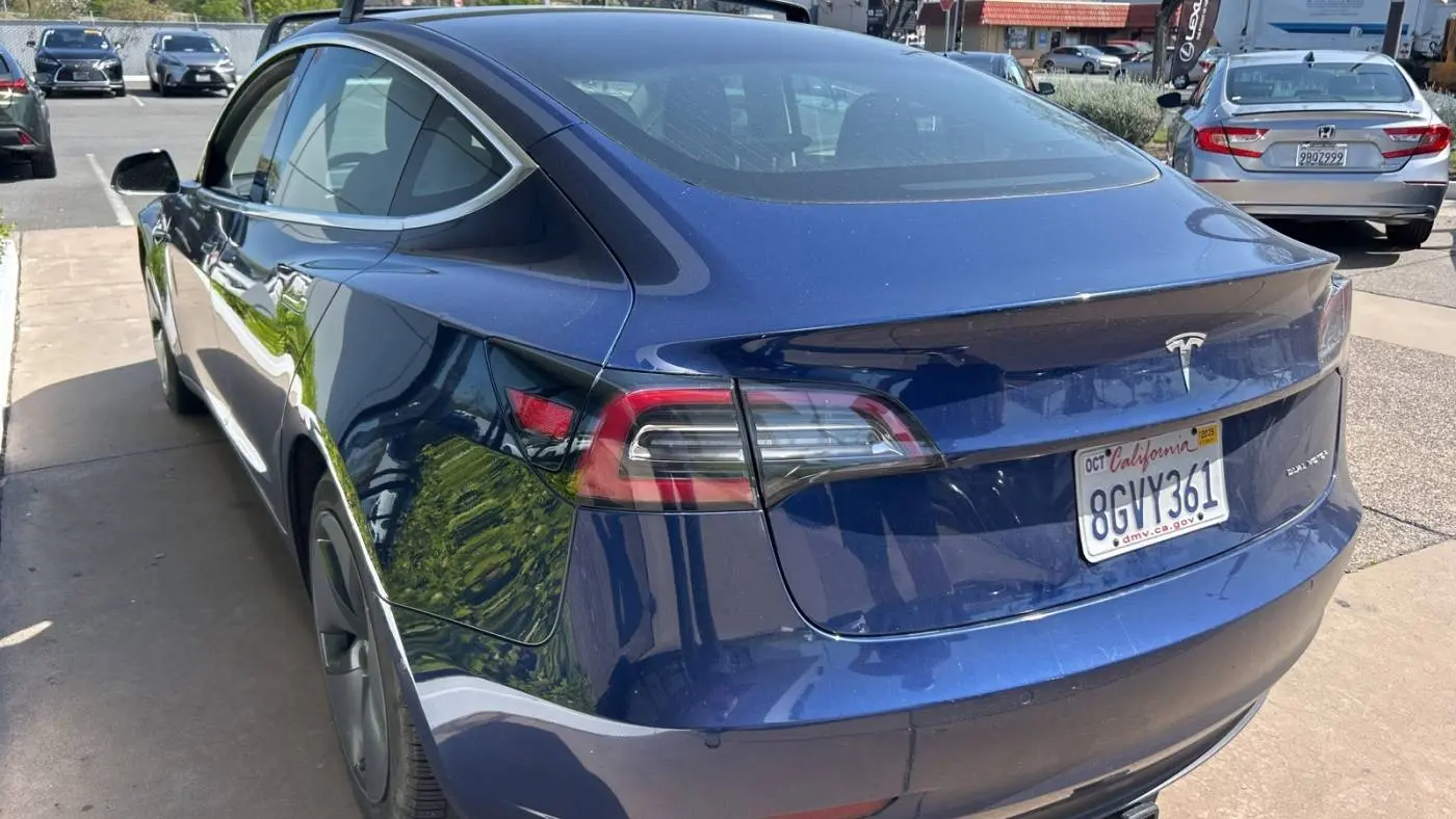 2018 Tesla Model 3 5YJ3E1EBXJF094521