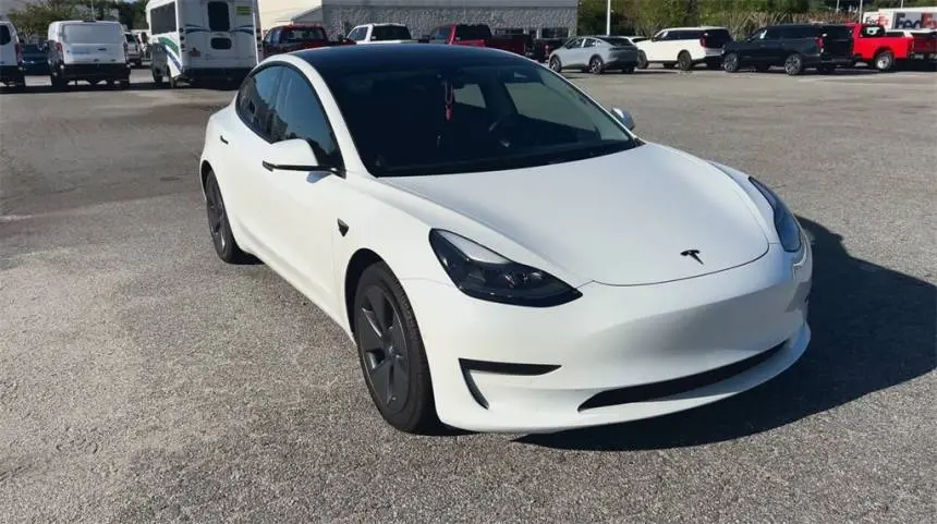 2022 Tesla Model 3 5YJ3E1EA8NF116772