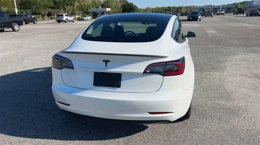 2022 Tesla Model 3 5YJ3E1EA8NF116772