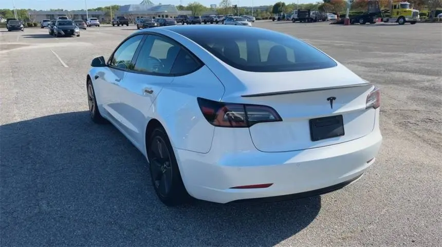 2022 Tesla Model 3 5YJ3E1EA8NF116772