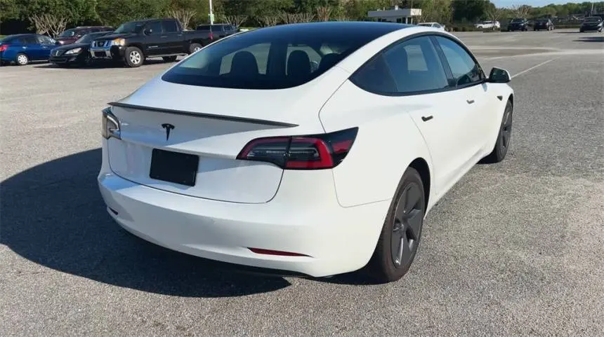 2022 Tesla Model 3 5YJ3E1EA8NF116772