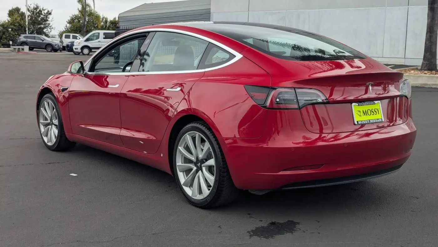 2018 Tesla Model 3 5YJ3E1EA9JF032504