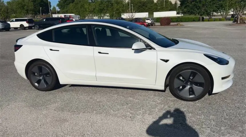 2022 Tesla Model 3 5YJ3E1EA8NF116772