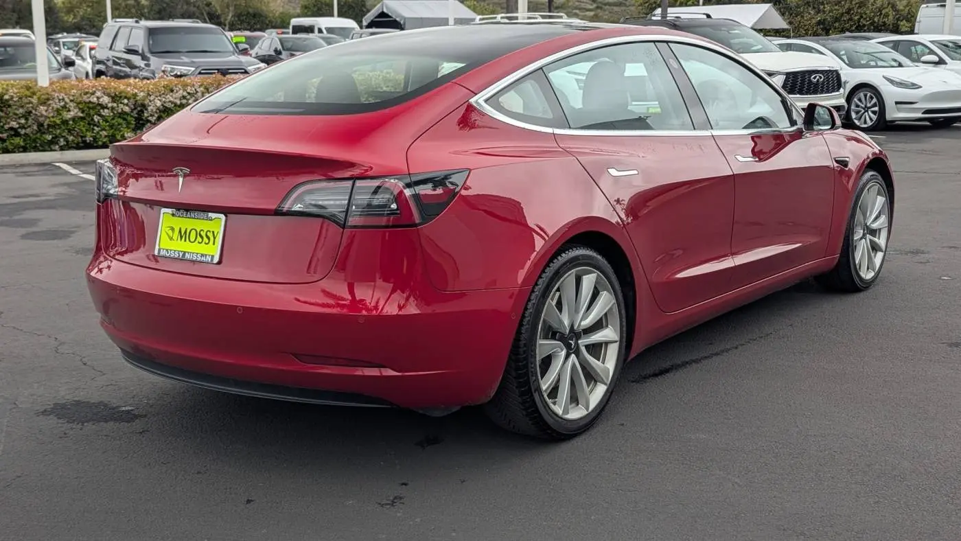 2018 Tesla Model 3 5YJ3E1EA9JF032504