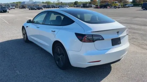2022 Tesla Model 3 5YJ3E1EA8NF116772