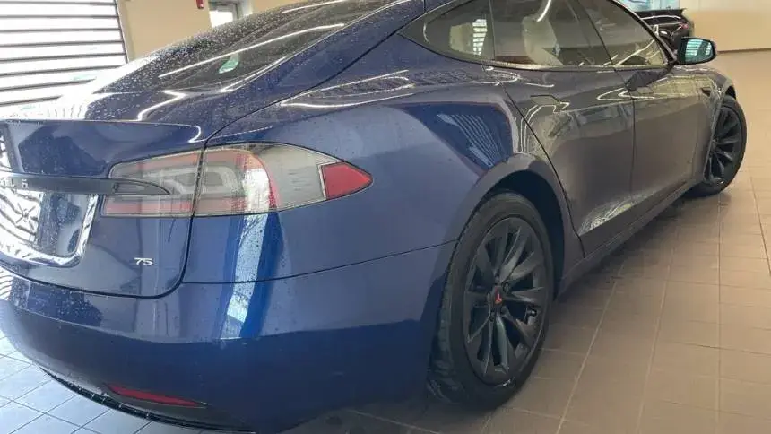 2016 Tesla Model S - Images - 7