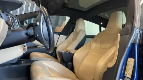 2016 Tesla Model S - Images - 8