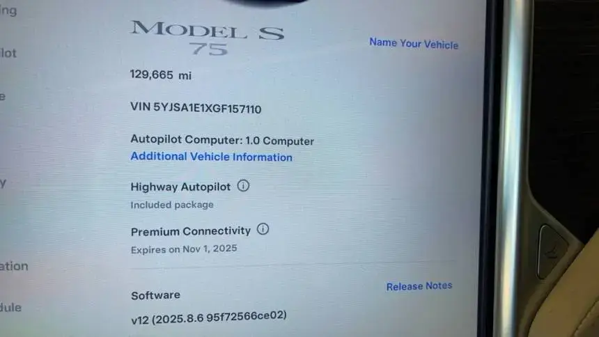 2016 Tesla Model S - Images - 10