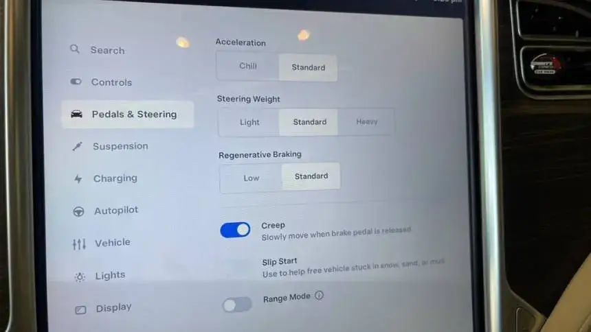 2016 Tesla Model S - Images - 16