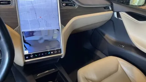 2016 Tesla Model S - Images - 18