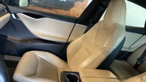 2016 Tesla Model S - Images - 19