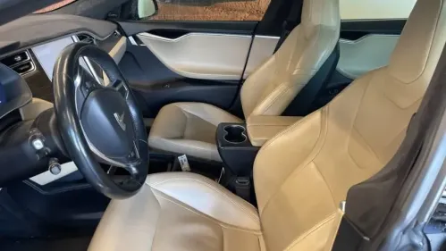 2016 Tesla Model S - Images - 20