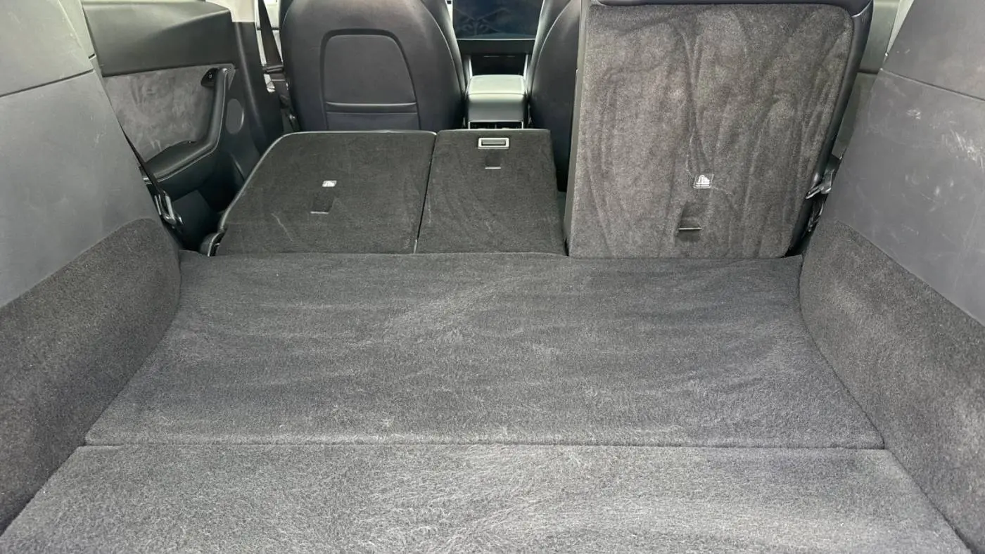 2021 Tesla Model Y 5YJYGDEE4MF084874
