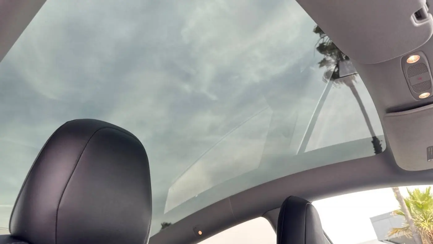 2021 Tesla Model Y 5YJYGDEE4MF084874