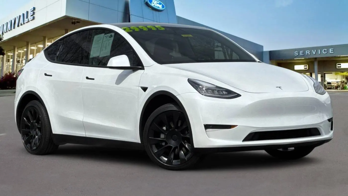 2021 Tesla Model Y 5YJYGDEE4MF084874