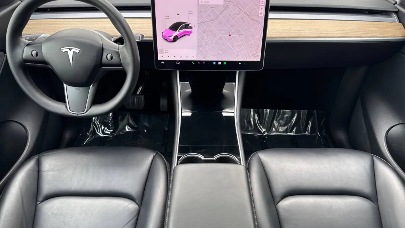 2021 Tesla Model Y 5YJYGDEE4MF084874