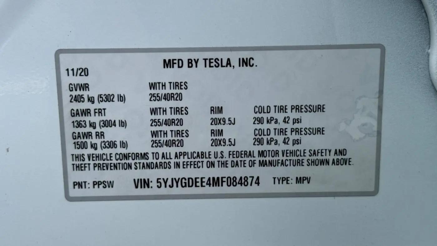 2021 Tesla Model Y 5YJYGDEE4MF084874