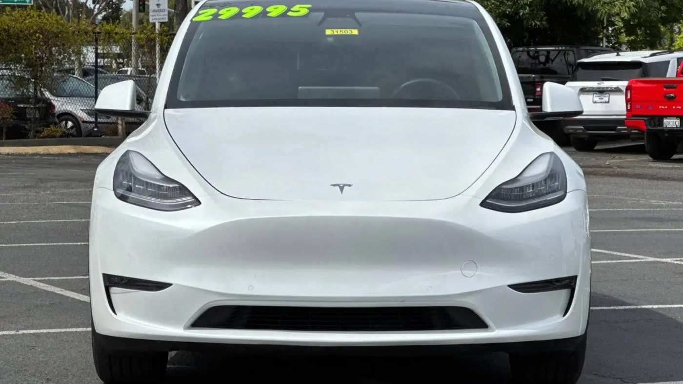 2021 Tesla Model Y 5YJYGDEE4MF084874
