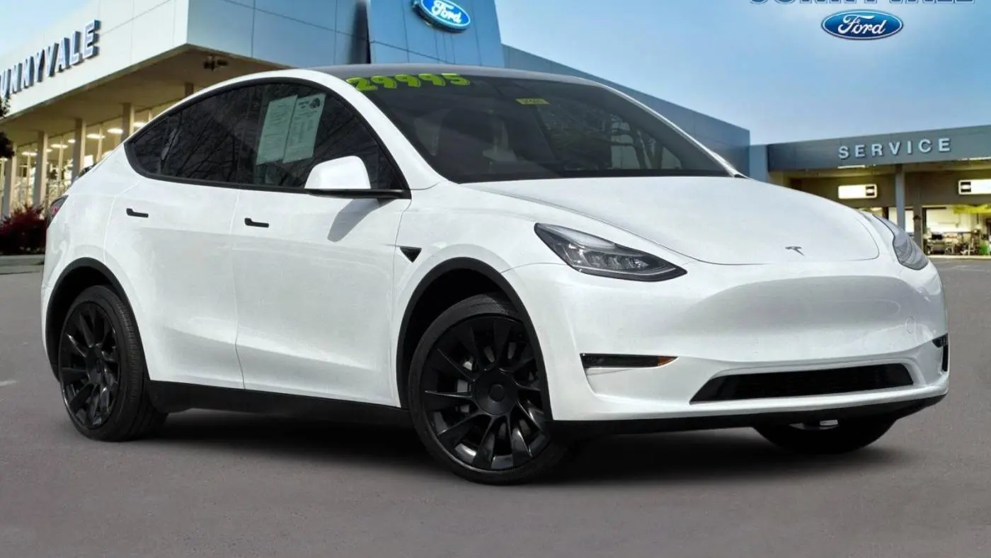2021 Tesla Model Y 5YJYGDEE4MF084874