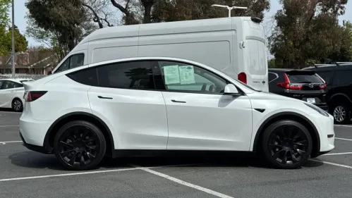 2021 Tesla Model Y 5YJYGDEE4MF084874