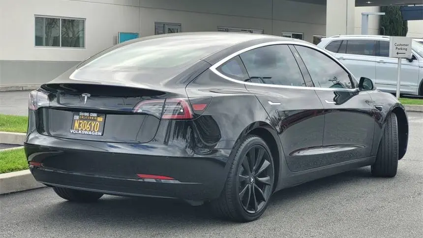2018 Tesla Model 3 5YJ3E1EA1JF089506