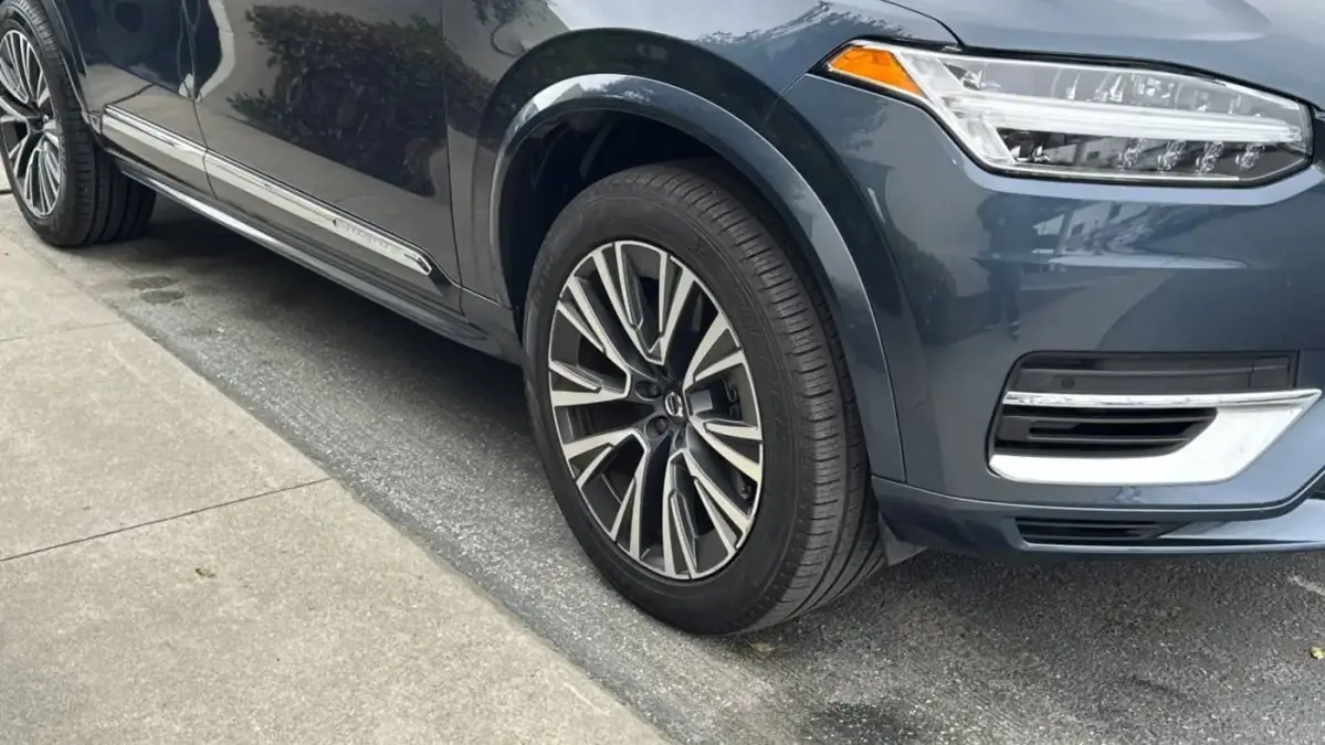 2022 Volvo XC90 - Images - 5