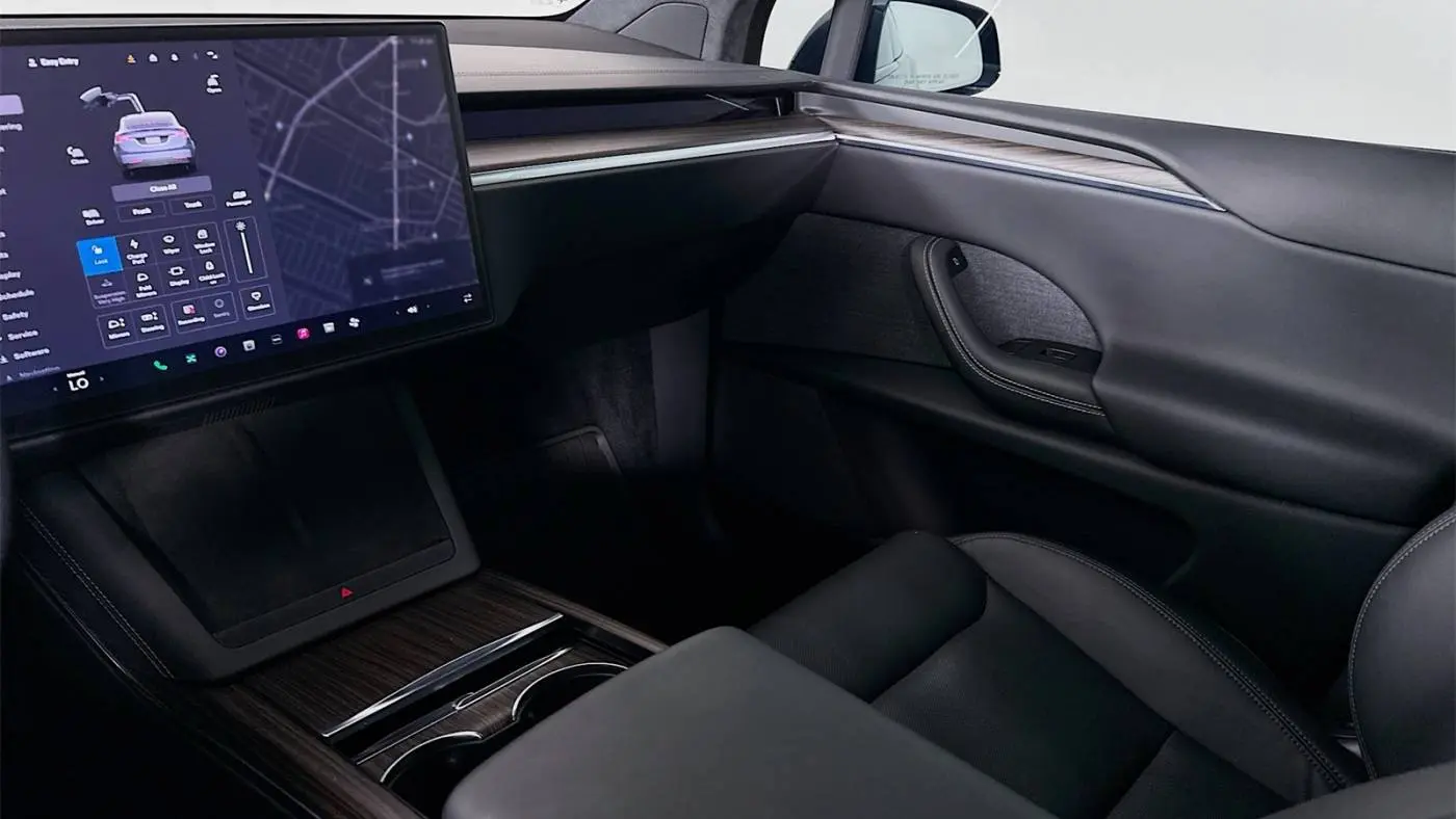 2023 Tesla Model X 7SAXCDE56PF366142