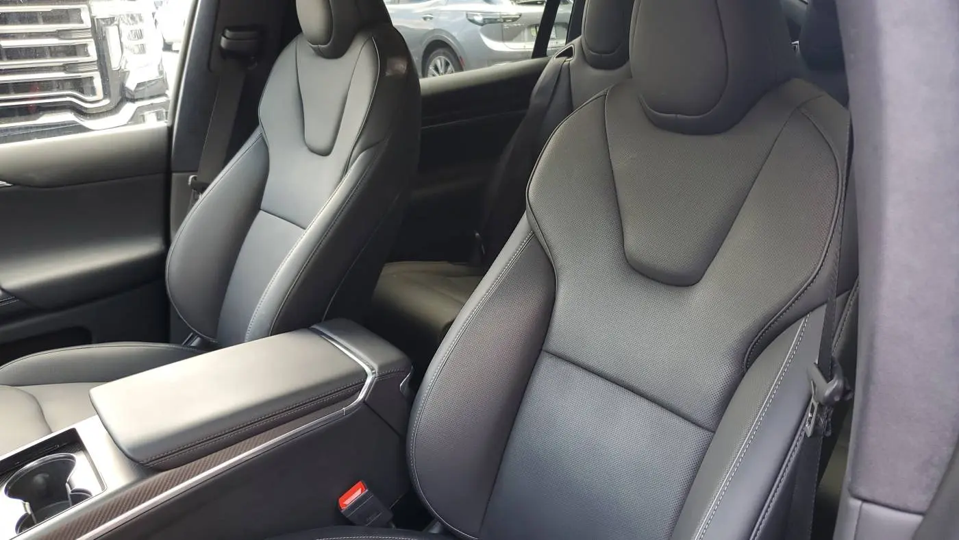 2023 Tesla Model X 7SAXCBE67PF431108