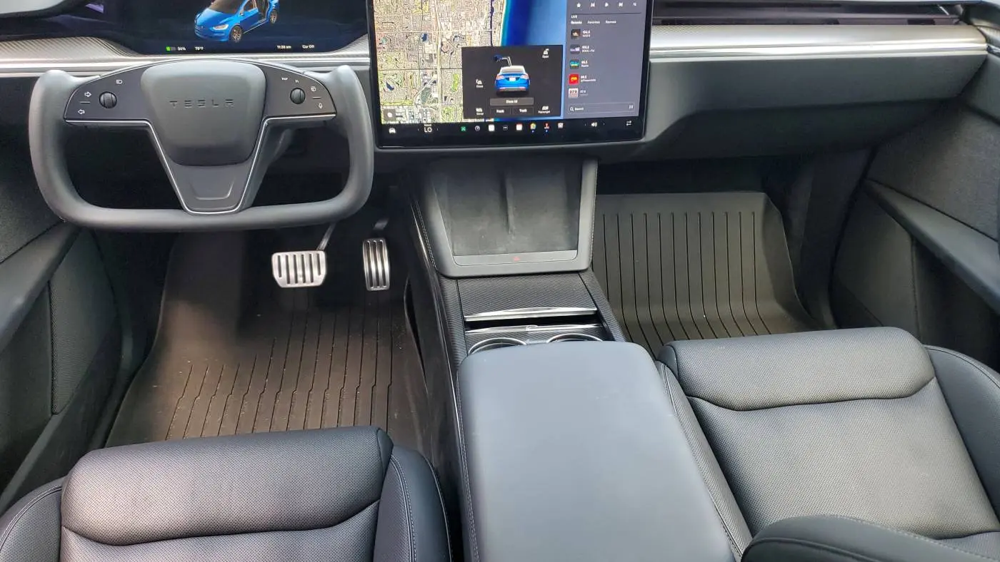 2023 Tesla Model X 7SAXCBE67PF431108