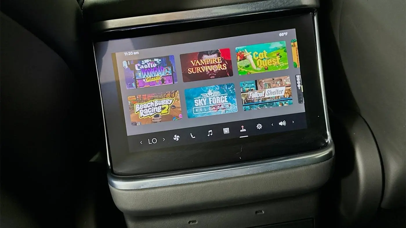 2023 Tesla Model X 7SAXCDE56PF366142