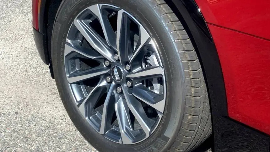 2024 Cadillac Lyriq 1GYKPTRK4RZ132482