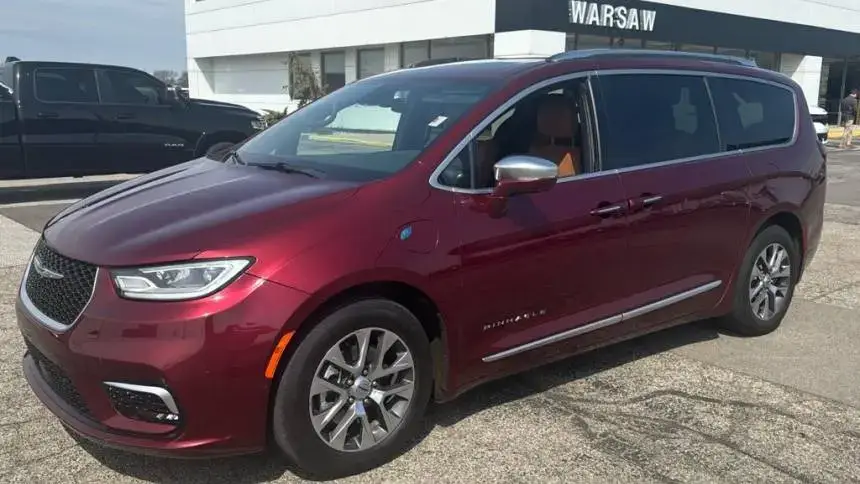 2022 Chrysler Pacifica 2C4RC1N72NR120339