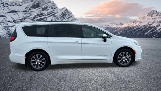 2025 Chrysler Pacifica 2C4RC1N75SR564018