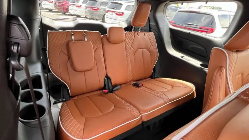 2025 Chrysler Pacifica 2C4RC1N75SR550104