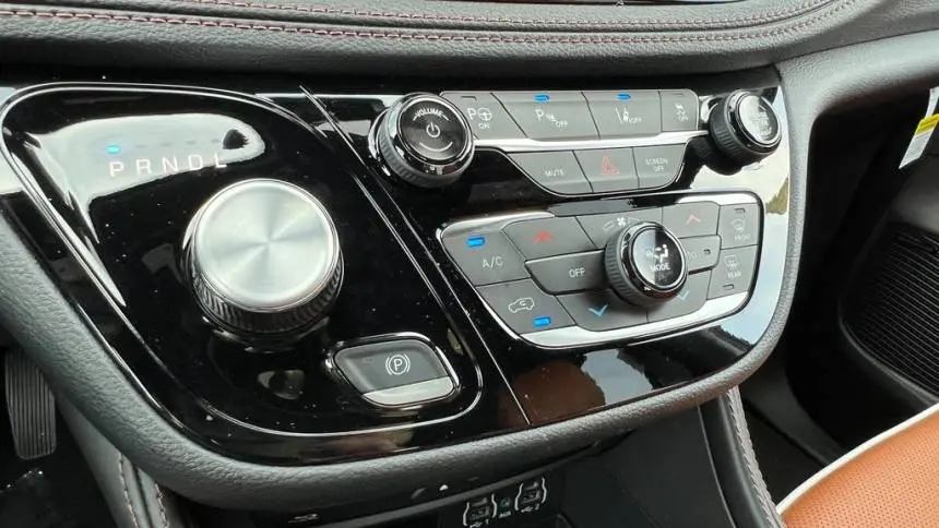 2025 Chrysler Pacifica 2C4RC1N75SR550104