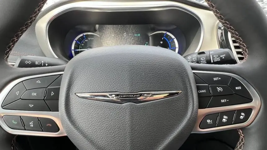 2025 Chrysler Pacifica 2C4RC1N75SR550104