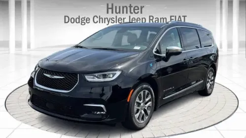 2025 Chrysler Pacifica 2C4RC1N75SR550104