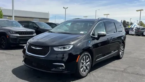 2025 Chrysler Pacifica 2C4RC1N75SR550104