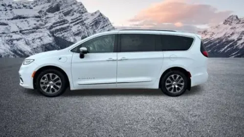 2025 Chrysler Pacifica 2C4RC1N75SR564018