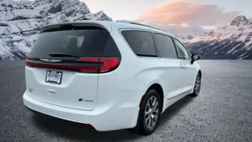 2025 Chrysler Pacifica 2C4RC1N75SR564018